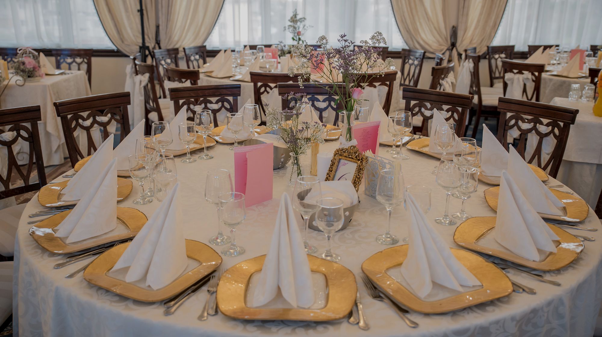 Organizare evenimente Timisoara | Evenimente private Timisoara | Evenimente corporate Timisoara | Sala evenimente Timisoara | Restaurant in Timisoara | Cazare Timisoara | Sala evenimente Timisoara | Organizare Nunti Timisoara | Royal Events Timisoara