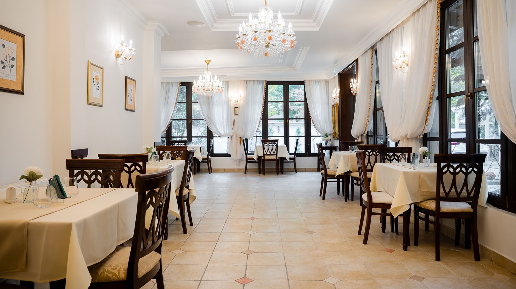 Organizare evenimente Timisoara | Evenimente private Timisoara | Evenimente corporate Timisoara | Sala evenimente Timisoara | Restaurant in Timisoara | Cazare Timisoara | Sala evenimente Timisoara | Organizare Nunti Timisoara | Royal Events Timisoara