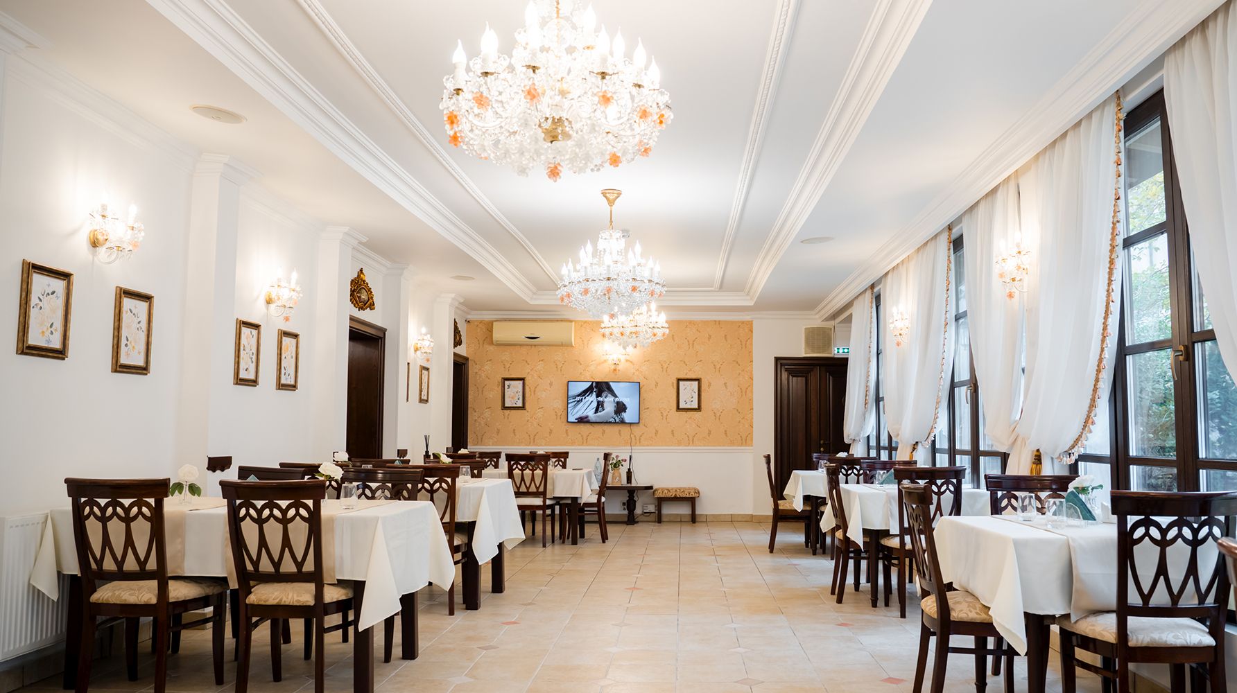 Organizare evenimente Timisoara | Evenimente private Timisoara | Evenimente corporate Timisoara | Sala evenimente Timisoara | Restaurant in Timisoara | Cazare Timisoara | Sala evenimente Timisoara | Organizare Nunti Timisoara | Royal Events Timisoara