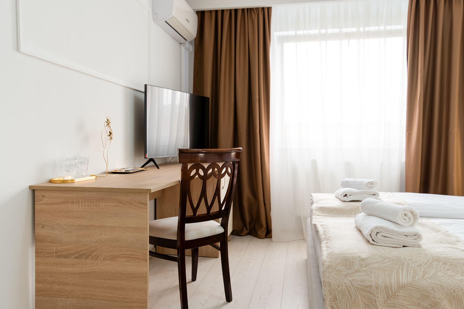 Organizare evenimente Timisoara | Evenimente private Timisoara | Evenimente corporate Timisoara | Sala evenimente Timisoara | Restaurant in Timisoara | Cazare Timisoara | Sala evenimente Timisoara | Organizare Nunti Timisoara | Royal Events Timisoara