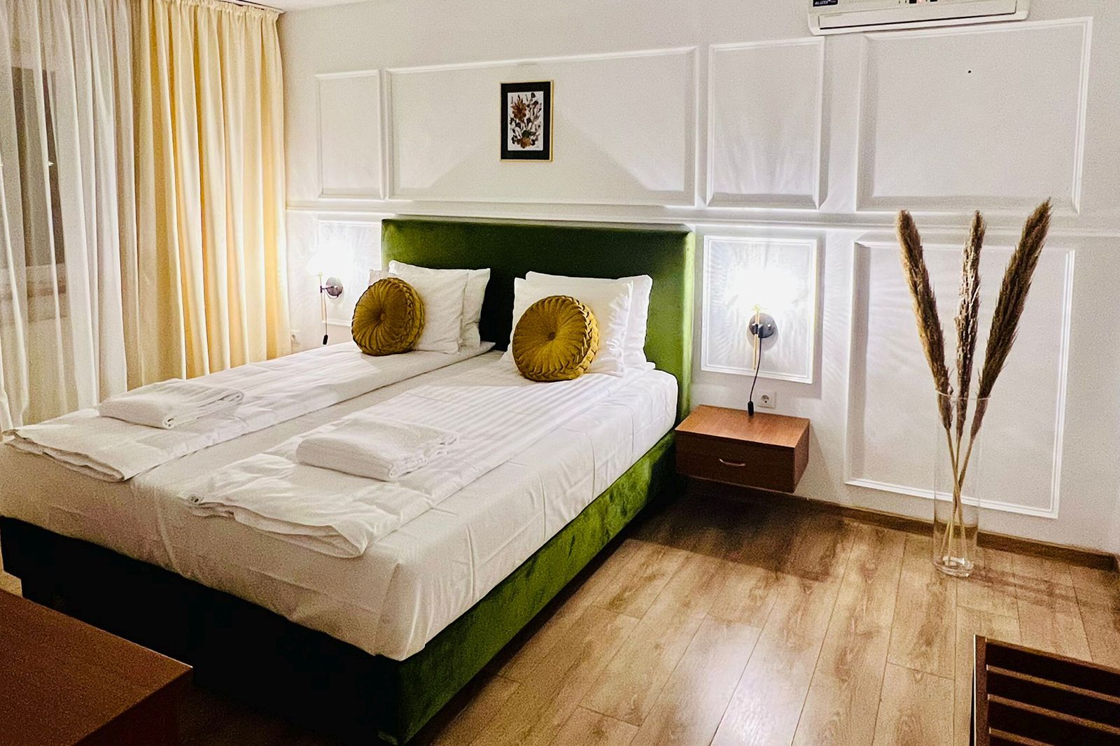 Organizare evenimente Timisoara | Evenimente private Timisoara | Evenimente corporate Timisoara | Sala evenimente Timisoara | Restaurant in Timisoara | Cazare Timisoara | Sala evenimente Timisoara | Organizare Nunti Timisoara | Royal Events Timisoara
